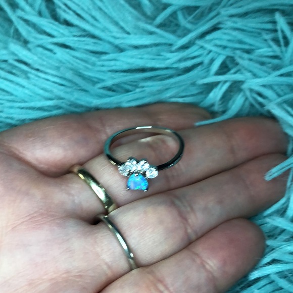 3/$25 Blue Opal Rhinestone Paw Print Ring - Picture 4 of 7